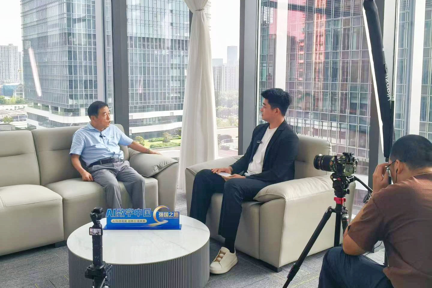 In-Depth Dialogue on Innovation: New Galaxy AI Completes Feature Interview for China Innovation